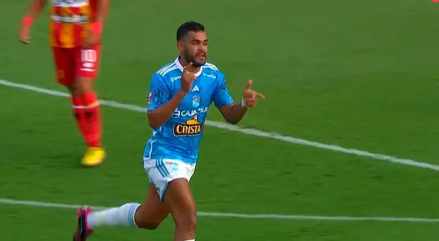Brenner Marlos acaba de marcar su primer gol con Cristal