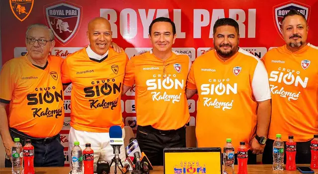 Roberto Mosquera fue presentado como técnico de Royal Pari