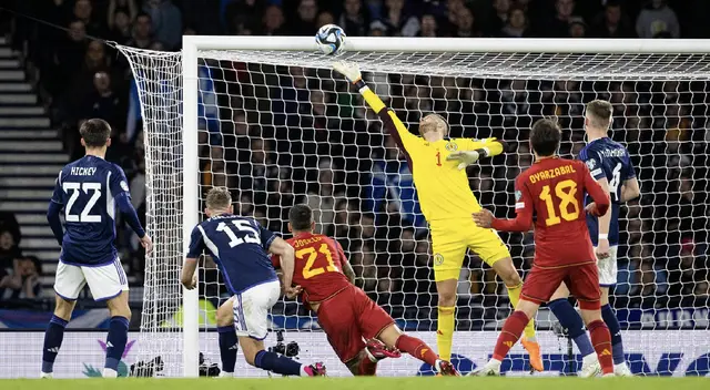 Escocia fue certero y le ganó a España por 2-0
