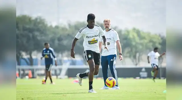 Washington Corozo trabaja en la pretemporada 2023 de Sporting Cristal Washington Corozo trabaja en la pretemporada 2023 de Sporting Cristal