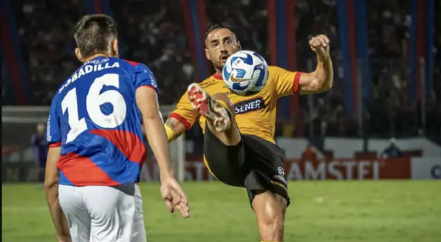 Barcelona sucumbió ante Cerro Porteño por 2-1.