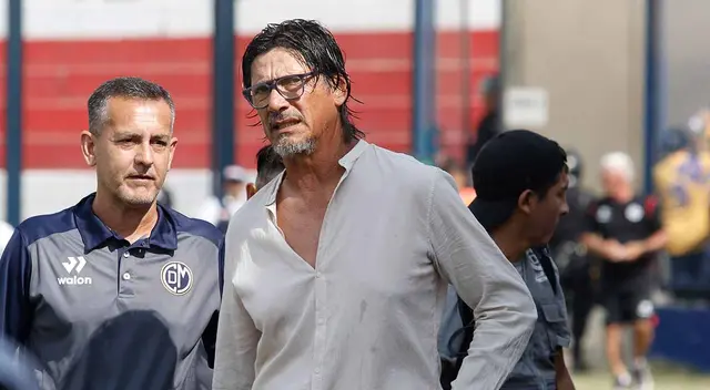 Ángel Comizzo ya tiene a sus elegidos para duelo ante la 'U' Ángel Comizzo ya tiene a sus elegidos para duelo ante la 'U'