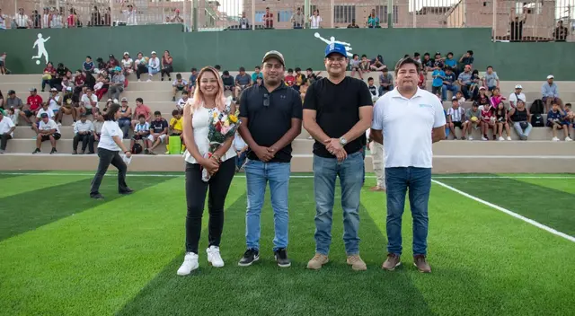 El alcalde de la Municipalidad de Chorrillos, Fernando Velasco, junto a su comité. El alcalde de la Municipalidad de Chorrillos, Fernando Velasco, junto a su comité.