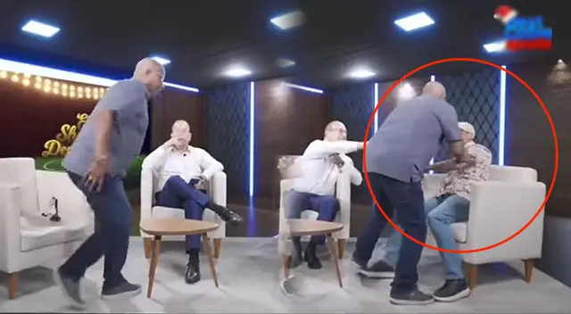 Elejalder 'se fue a las manos' con panelista cuando debatía sobre el momento de Sport Boys Elejalder 'se fue a las manos' con panelista cuando debatía sobre el momento de Sport Boys