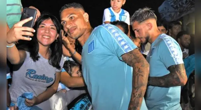 Paolo Guerrero emocionó hasta el llanto a un hincha al darle su camiseta
