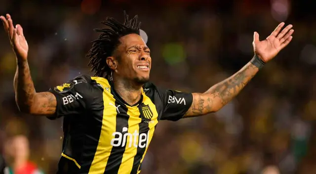Abel Hernández anotó un golazo de chalaca