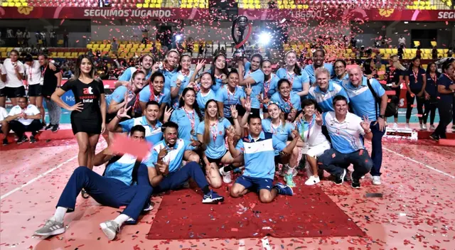 Regatas Lima se coronó tricampeón de la LNSV al vencer a Alianza Lima. Regatas Lima se coronó tricampeón de la LNSV al vencer a Alianza Lima.
