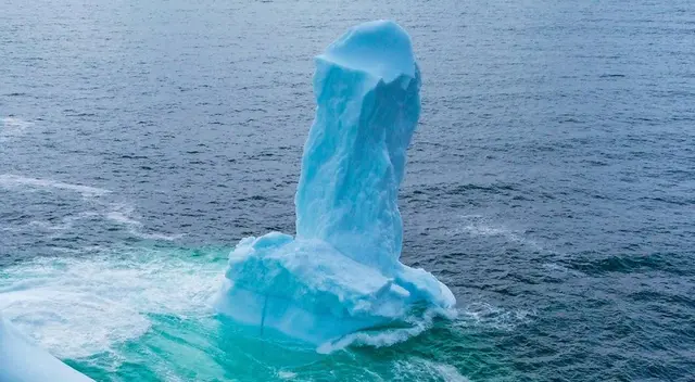 El fotógrafo Ken Pretty encontró este singular iceberg en las costas de Canadá. El fotógrafo Ken Pretty encontró este singular iceberg en las costas de Canadá.
