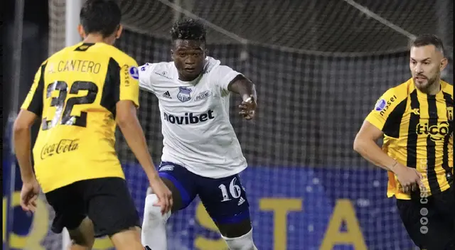 Guaraní y Emelec empataron a 1 por la Copa Libertadores.