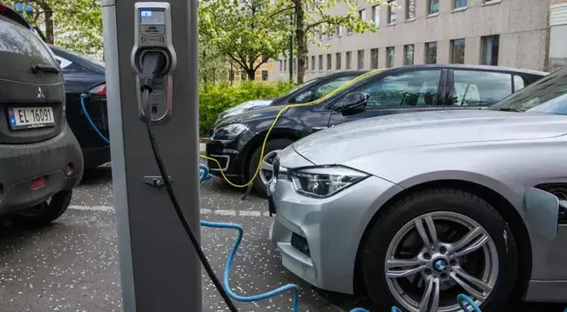 Los autos eléctricos muy pronto bajarán de precio considerablemente. Los autos eléctricos muy pronto bajarán de precio considerablemente.