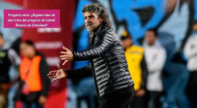 Leonel Álvarez cumple su primera temporada en Cienciano Leonel Álvarez cumple su primera temporada en Cienciano