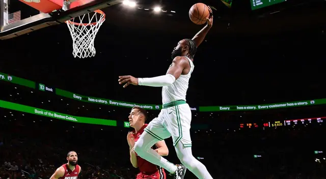 Celtics vs Miami Heat por el game 2 de la NBA Celtics vs Miami Heat por el game 2 de la NBA