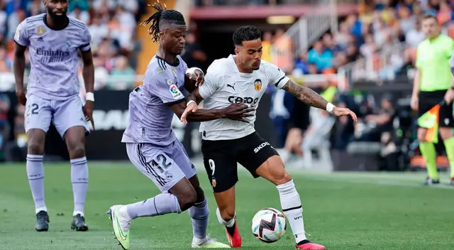 Real Madrid juega ante Valencia en Mestalla
