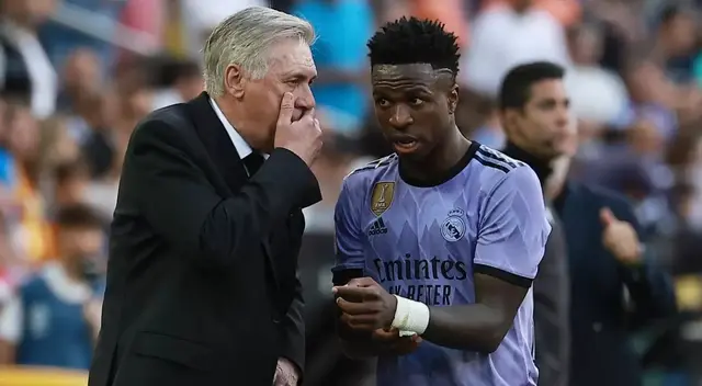 Vinicius Jr. se peleó con la afición del Valencia, agredió a rival y terminó expulsado.