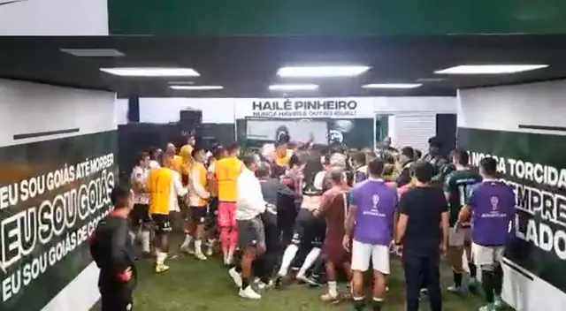 Las imágenes muestran el momento en el que empezó la gresca entre jugadores de Universitario y Goiás. Las imágenes muestran el momento en el que empezó la gresca entre jugadores de Universitario y Goiás.