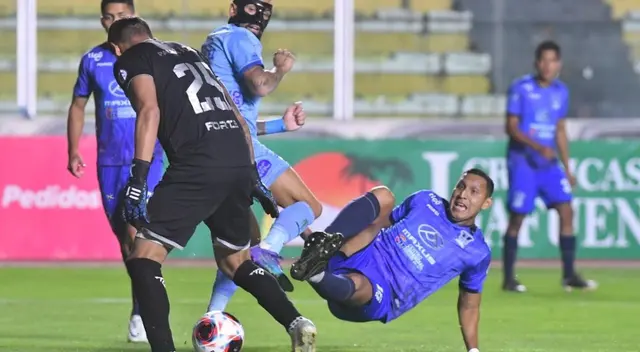 Bolívar vs Atlético Palmaflor por Primera División de Bolivia Bolívar vs Atlético Palmaflor por Primera División de Bolivia
