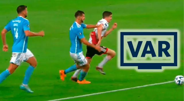 Conmebol reveló audios del VAR en penal que favoreció a River ante Cristal Conmebol reveló audios del VAR en penal que favoreció a River ante Cristal