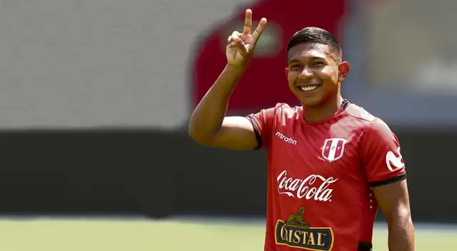 Flores vuelve a emocionar a hinchas de Universitario: "¿Dónde pongo la firma?"