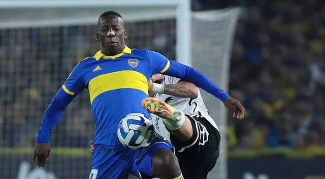 Luis Advíncula fue desconvocado de la selección peruana Luis Advíncula fue desconvocado de la selección peruana