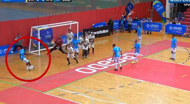 Andrés Mendoza volvió a fallar inédita ocasión de gol