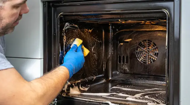 Pasos para una limpieza profundo del horno y dejarlo con una apariencia brillante y sin malos olores. Pasos para una limpieza profundo del horno y dejarlo con una apariencia brillante y sin malos olores.