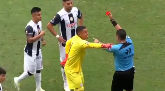 Diego Haro expulsando a Ricardo Lagos de Alianza Lima