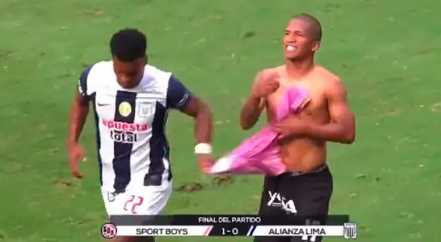 Aldair Rodríguez le quitó la camiseta a Juan Morales Aldair Rodríguez le quitó la camiseta a Juan Morales