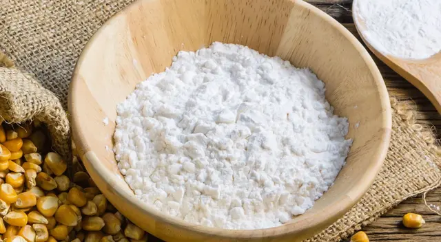 La maicena podría ayudarte a combatir los malos olores de tus zapatillas. La maicena podría ayudarte a combatir los malos olores de tus zapatillas.