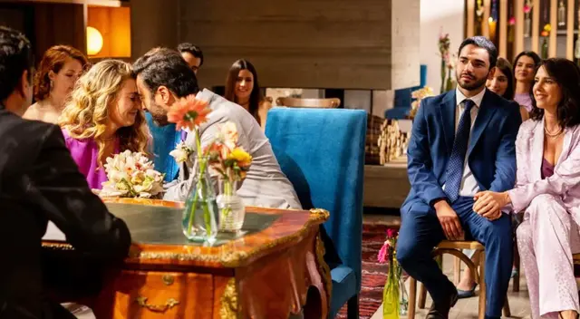 Ana y Joaquín contentos por la unión entre Luciano y Violeta. Ana y Joaquín contentos por la unión entre Luciano y Violeta.