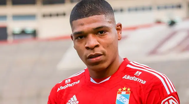 Percy Liza no ha aparecido en lista desde que volvió a Sporting Cristal.