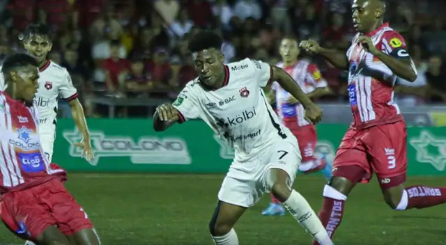 Alajuelense venció por 1-0 a Santos. Alajuelense venció por 1-0 a Santos.