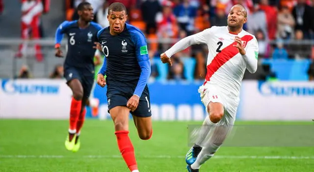 Alberto Rodríguez marcando a Mbappé Alberto Rodríguez marcando a Mbappé