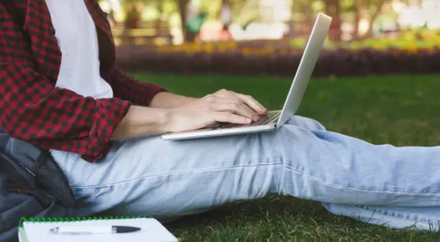 Usar tu laptop sobre las piernas puede reducir la vida útil de tu equipo Usar tu laptop sobre las piernas puede reducir la vida útil de tu equipo