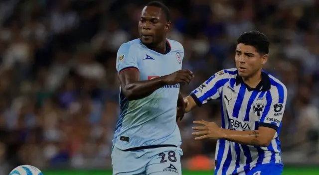 Monterrey enfrenta a Cruz Azul.