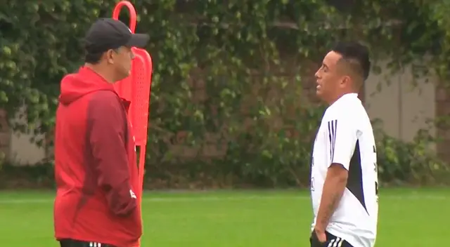 Christian Cueva y Juan Reynoso en los entrenamientos de Videna.