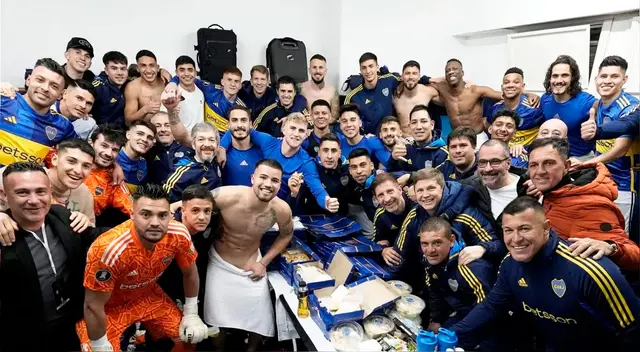 Advíncula junto a Boca tuvieron emotiva celebración por el pase a 'semis' de Libertadores