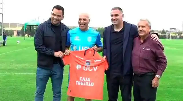 Roberto Mosquera tuvo su primera práctica con César Vallejo Roberto Mosquera tuvo su primera práctica con César Vallejo