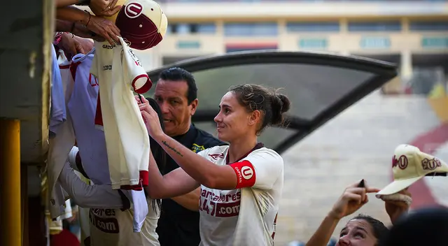 Fefa Lacoste y su emotivo mensaje al hincha de Universitario: "No los íbamos a defraudar" Fefa Lacoste y su emotivo mensaje al hincha de Universitario: "No los íbamos a defraudar"