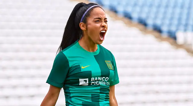 Xiomara Canales con camiseta de Alianza Lima en 2021 Xiomara Canales con camiseta de Alianza Lima en 2021