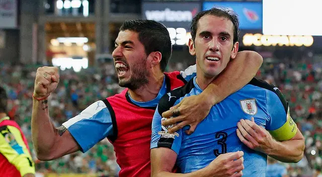 Diego Godín acaba de colgar los chimpunes