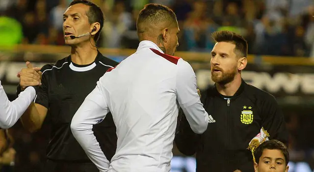 Paolo Guerrero y Lionel Messi Paolo Guerrero y Lionel Messi