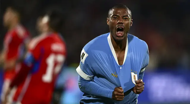 Nicolás de la Cruz anotó el 1-0 de Uruguay sobre Chile.