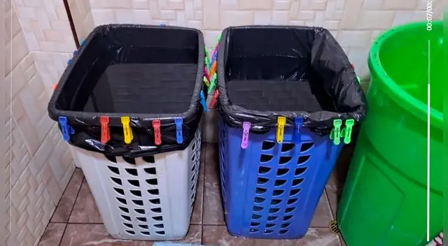 Ante el intempestivo corte de agua, una mujer tuvo que improvisar y almacenar este líquido vital para el ser humano.