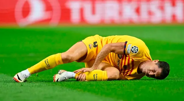 Robert Lewandowski sufre esguince y es duda para el clásico Barcelona vs. Real Madrid