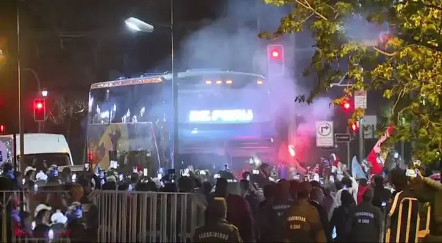 Peruanos toman Santiago: Perú llegó a Chile y tuvo un espectacular recibimiento - VIDEO