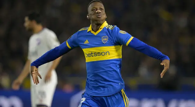 Luis Advíncula es clave en el esquema del DT de Boca Juniors