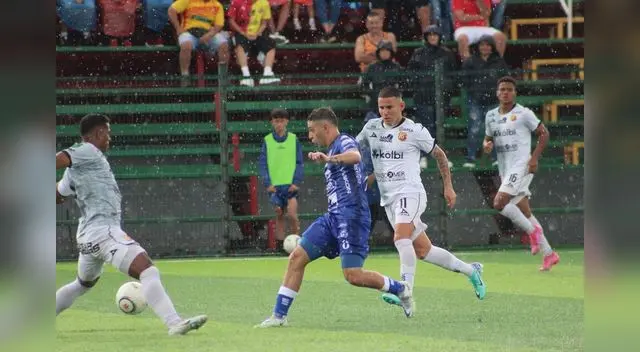 Herediano no pudo ganar en su visita a Municipal Grecia.