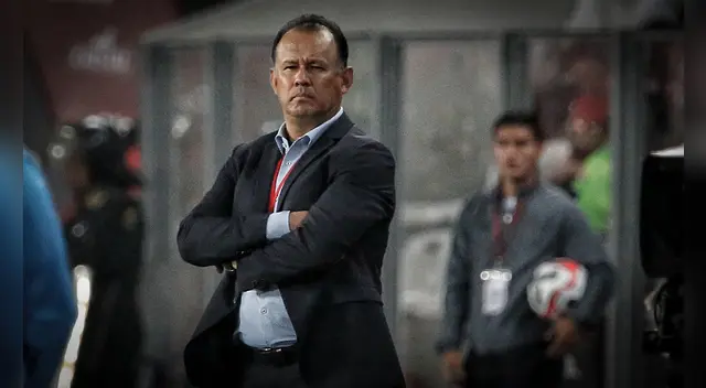 Juan Reynoso lleva 12 partidos dirigiendo a la selección peruana entre amitosos y Eliminatorias. Foto: GLR/Luis Jiménez