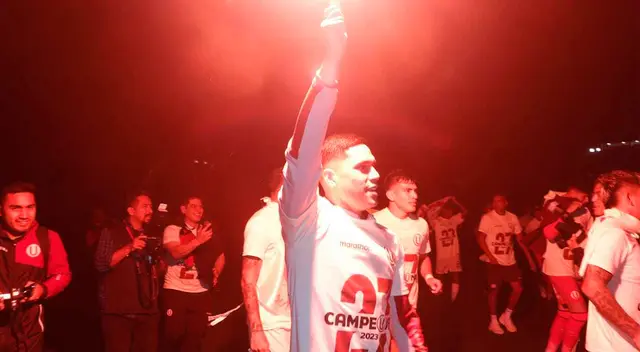 Celi y su inesperada reacción en el apagón de Matute cuando Universitario celebraba - VIDEO Celi y su inesperada reacción en el apagón de Matute cuando Universitario celebraba - VIDEO