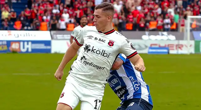 Alajuelense y Cartaginés jugaron en el Estadio José Rafael "Fello" Meza. Alajuelense y Cartaginés jugaron en el Estadio José Rafael "Fello" Meza.